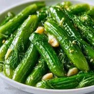 Easy Double Garlic Pickles: Crisp Snap